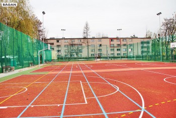 Ogrodzenie boiska sportowego, szkolnego i użytku publicznego.